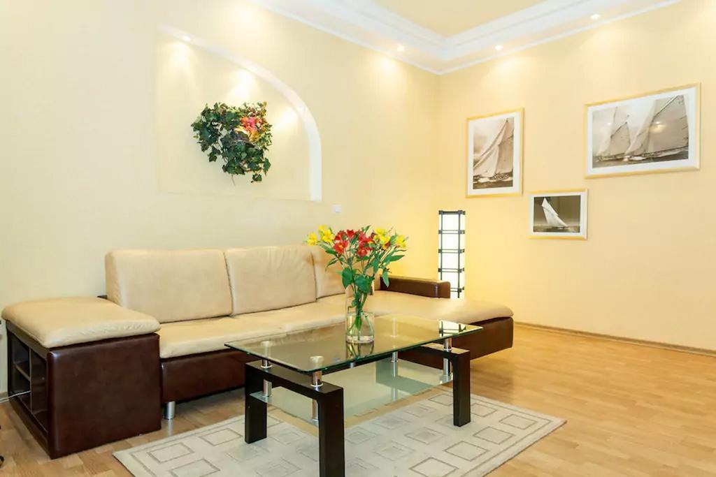 Apartment On Soborniy 177 Zaporizhia エクステリア 写真